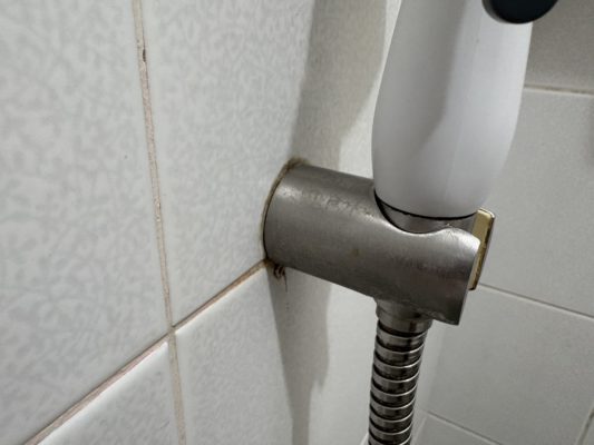 ทดสอบใช้งาน กาวติดเหล็ก กับสุขภัณฑ์